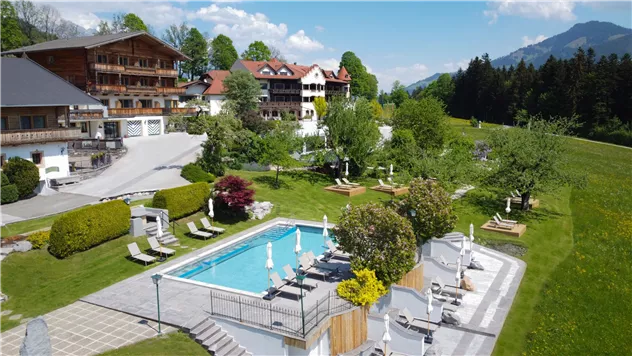 Gartenlandschaft-Hotel-AlpenSchloessl-Sommer-Landh