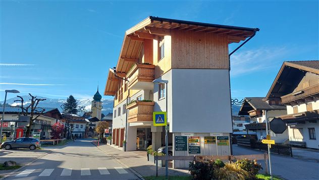 Gebäudeansicht - Blick ins Dorf