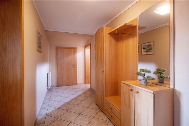 Grafenhof_Muehltal_9_Ebbs_Gang_Garderobe