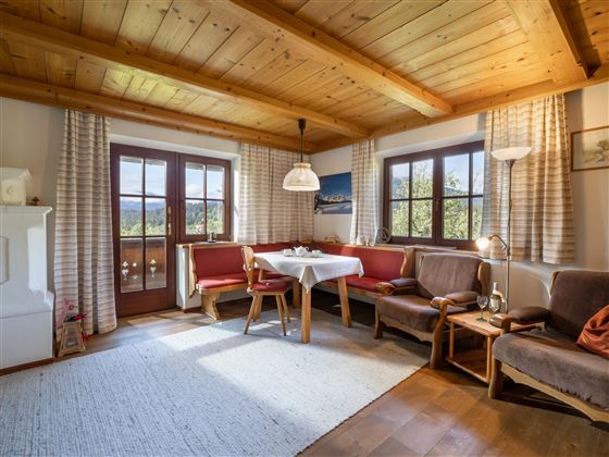 Haidhof Appartement Badeseeblick Wohnzimmer