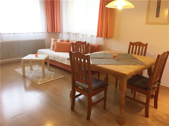 Haus-Bambi-Ferienwohnung3-Wohnzimmer