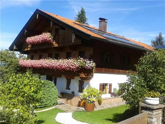 Haus Oberpriel im Sommer