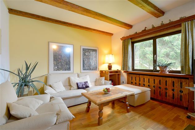 Haus-Romantica-Kirchberg-Brosenbuehel-3-Wohnzimmer