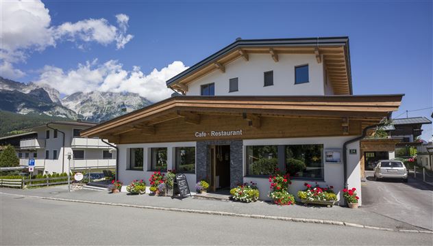 Haus Sommer aussen