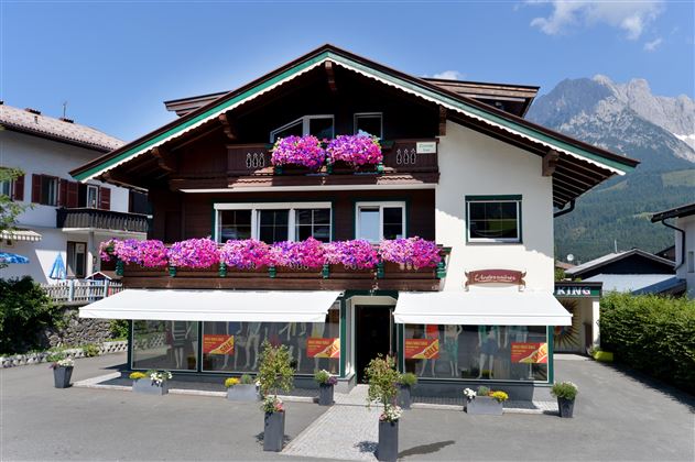 Haus Sommer Aussenansicht 1