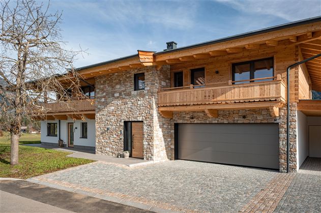 Haus vorne II (c)Hannes Dabernig