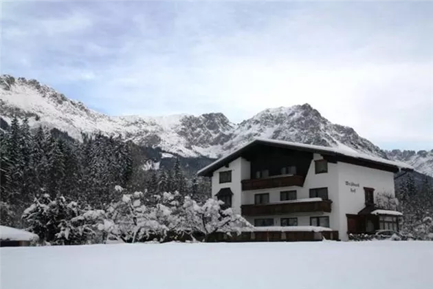 Haus Winter mit Kaiser