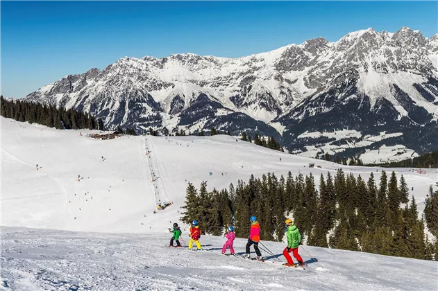 hd-familie-skifahren-wilder-kaiser-foto-von-felber