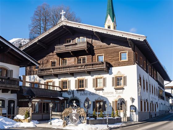 Hotel_Gasthof_Unterm_Rain_Kitzbuehelstrasse_8_Kirc