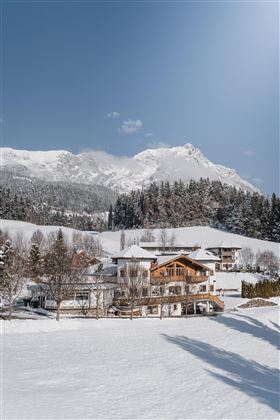 hotel Haupthaus Hochformat