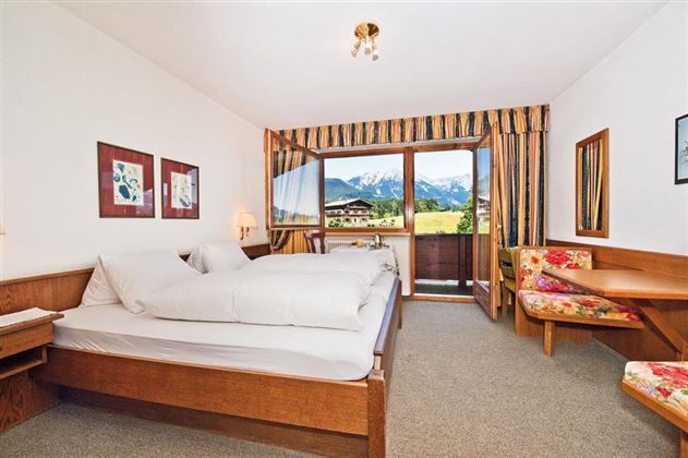 Hotel Mödlinger Zimmer mit Sitzgelegenheit