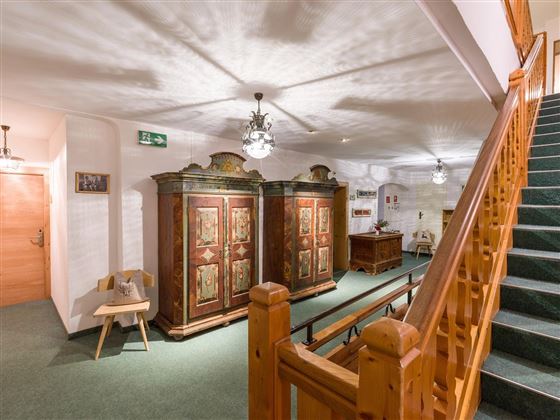 Hotel_Post_Dorfolatz_11_Westendorf_07_2020_Gang_St