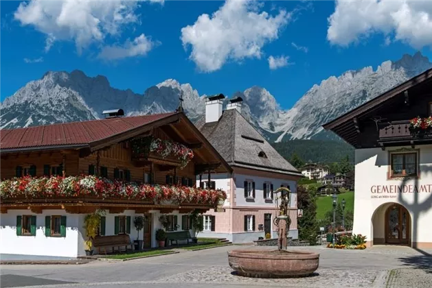 kirchplatz-going-foto-peter-von-felbert