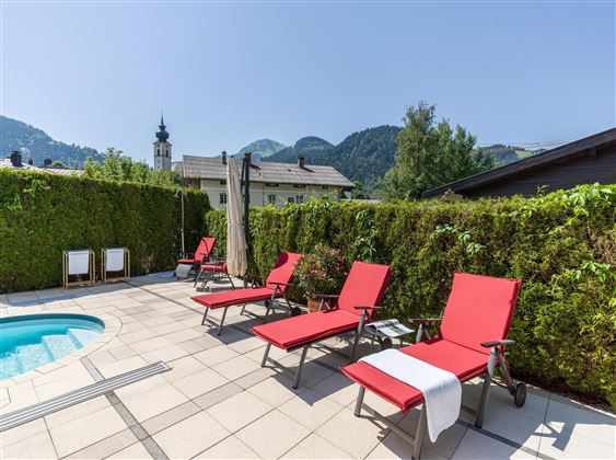 Landhaus_Central_Dorf_64_Soell_Terrasse_Schwimmbad