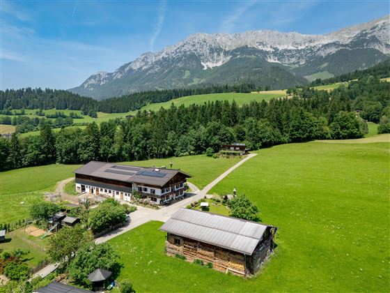 Oberachenhof_Oberachen_12_Ellmau_Haus_aussen_Drohn