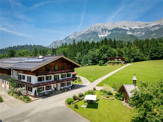 Oberachenhof_Oberachen_12_Ellmau_Haus_aussen_Drohn