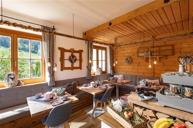 Pension_Edelweiss_Dorfstrasse_99_Soell_05_2025_Fru
