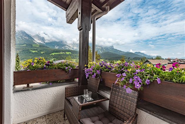 Pension_Rainer_Dorf_37_Ellmau_08_2024_Balkon