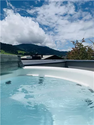 Privater Jacuzzi North01