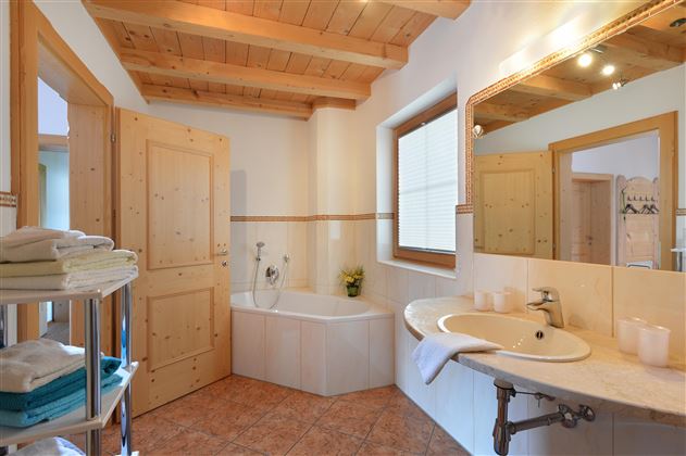 Privatzimmer-Haus-Krall-Going-Achenweg-10-Badezimm