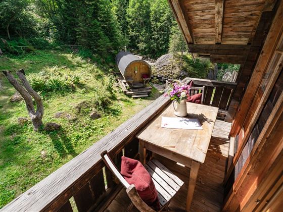 Rettensteinhuette_außen_Balkon_Aschau