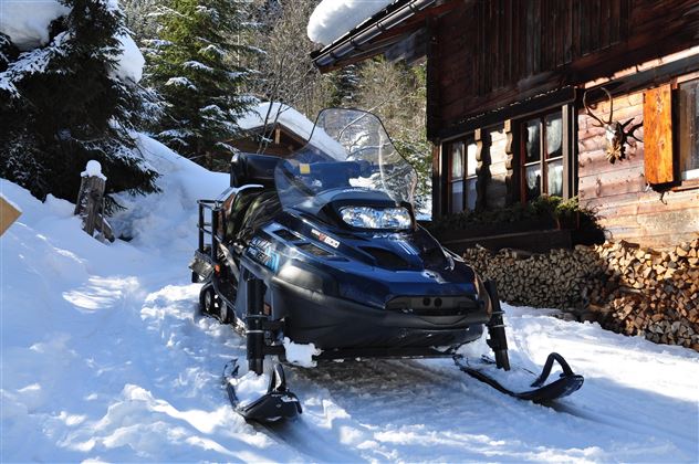 Rettensteinhuette_Winter_Skidoo