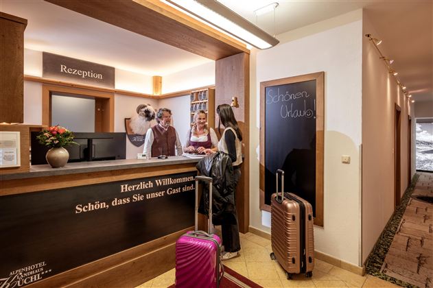 Rezeptionmit NIna_Top