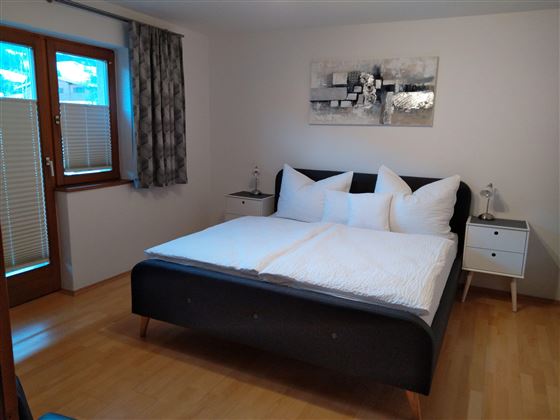Schlafzimmer 1 Doppelbett 180x200cm