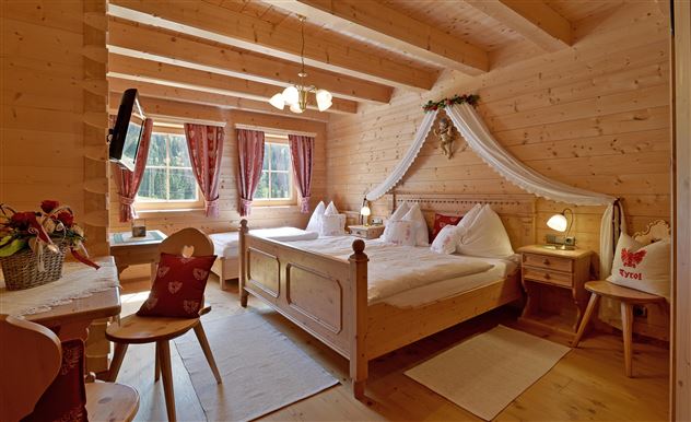 Schlafzimmer 1