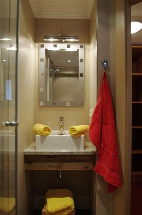 Schlafzimmer_2_Dusche_1