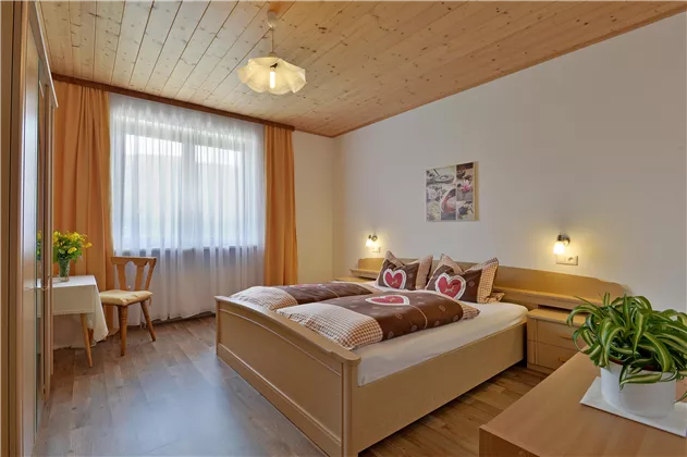 Schlafzimmer 2