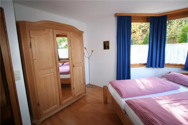 Schlafzimmer  5 EG