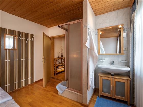 Schlafzimmer_Bad