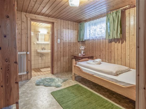Schlafzimmer UG