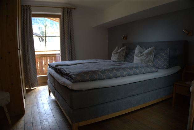 Schlafzimmer44