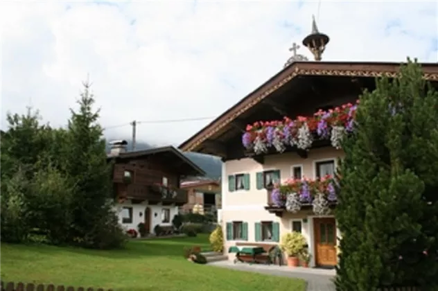 Schlosserhof im Sommer