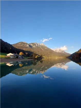 Unser Haus direkt am See