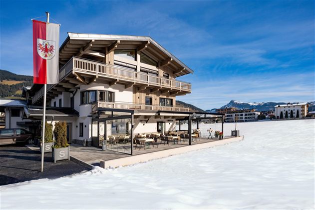 Seefeldstub'n mit Terrasse in der Winterlandschaft