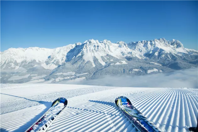 Skipiste mit Blick zum Wilden Kaiser