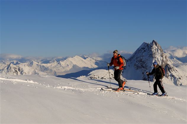 skitour-auf-dem-gipfelgrat-zum-brechhorn©eisele-he