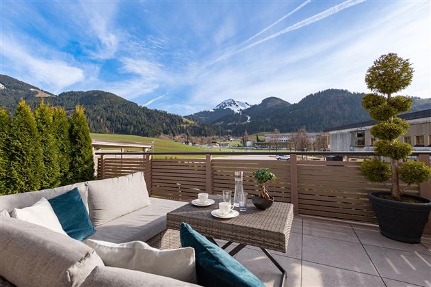 Söll_APARTdeluxe_Terrasse_Panorama_Suite