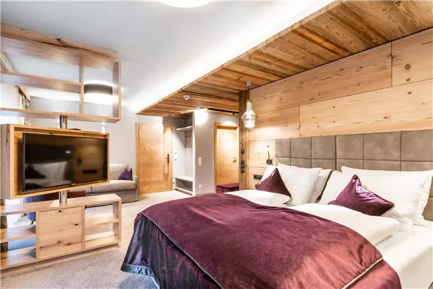 Söll_Kaiserjuniorsuite_Schlafzimmer