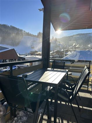 Table Balcony