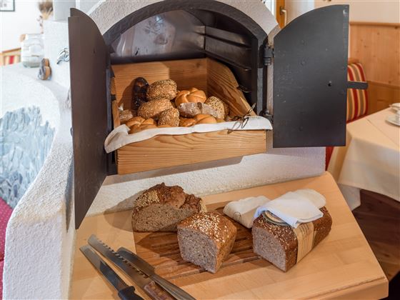 Tägliche Brot und Brötchenauswahl