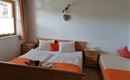 1 Dreibettzimmer + 1 Doppelzimmer