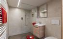 Badezimmer vom neuwertigem Vierbettzimmer