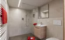 Badezimmer vom neuwertigem Vierbettzimmer