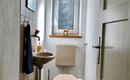 BLAU Toilette/ BLUE water closet 1