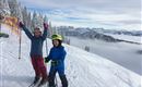 Elan und Max skifahren