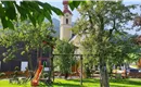 Garten mit Blick zur Kirche